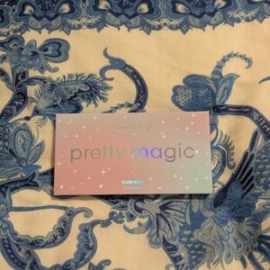 NIB Formula Z Pretty Magic Eye shadow Palette - New In Box